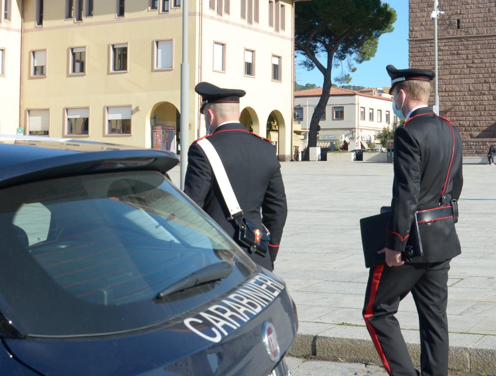Cagliari, entra in una farmacia e tenta di rubare una crema: denunciato un senzatetto
