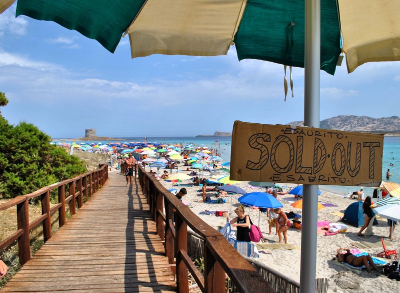 Stintino, per la Pelosa un’estate sold out: 148 mila prenotazioni nella spiaggia a numero chiuso