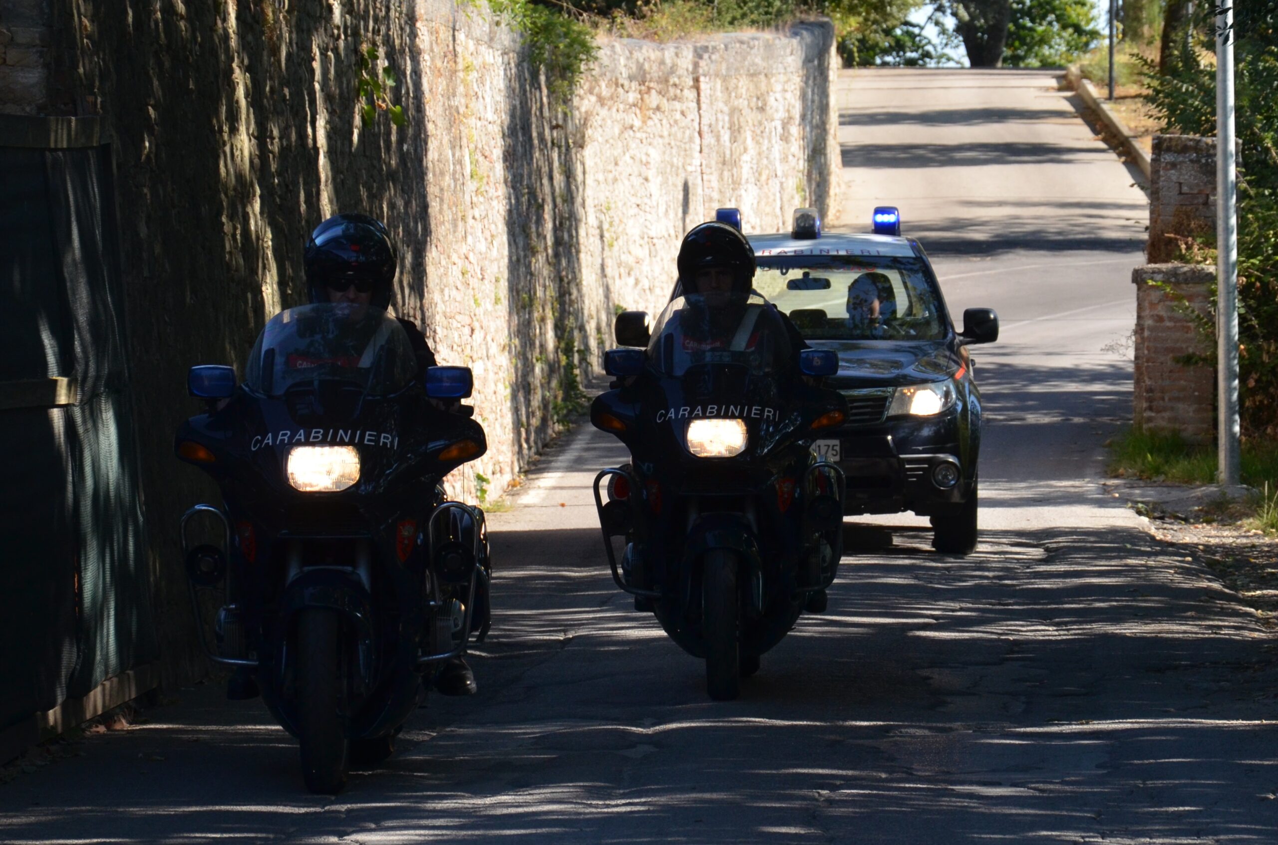 Furtei, tentarono di dar fuoco a due distributori automatici: nei guai due minorenni