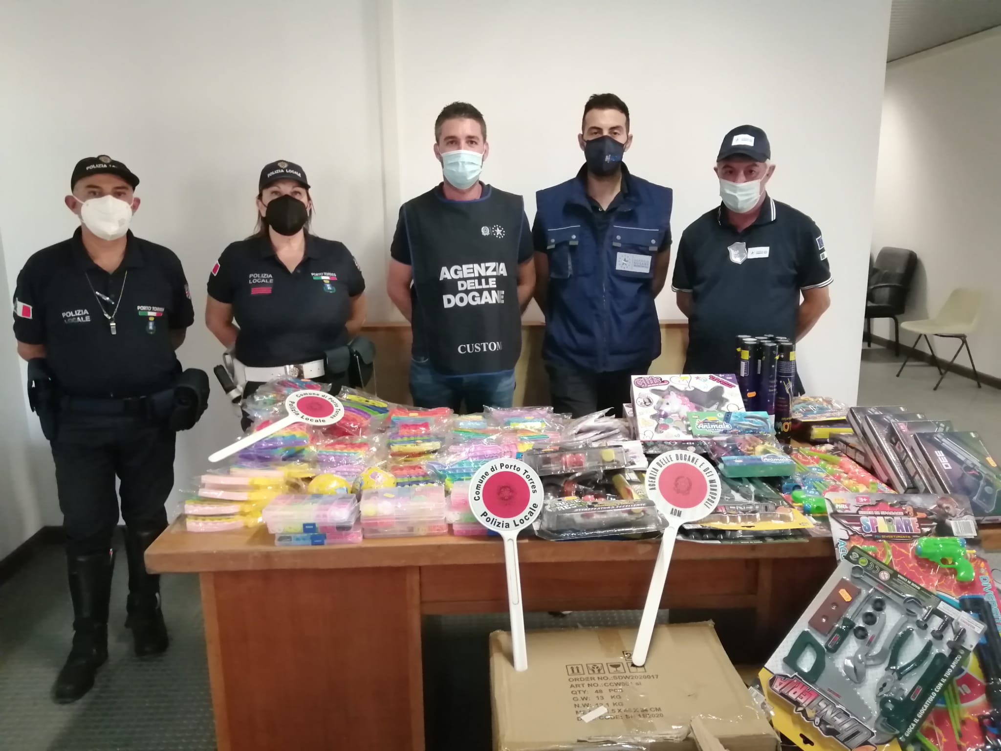 Giocattoli non conformi agli standard di sicurezza, sequestro a Porto Torres