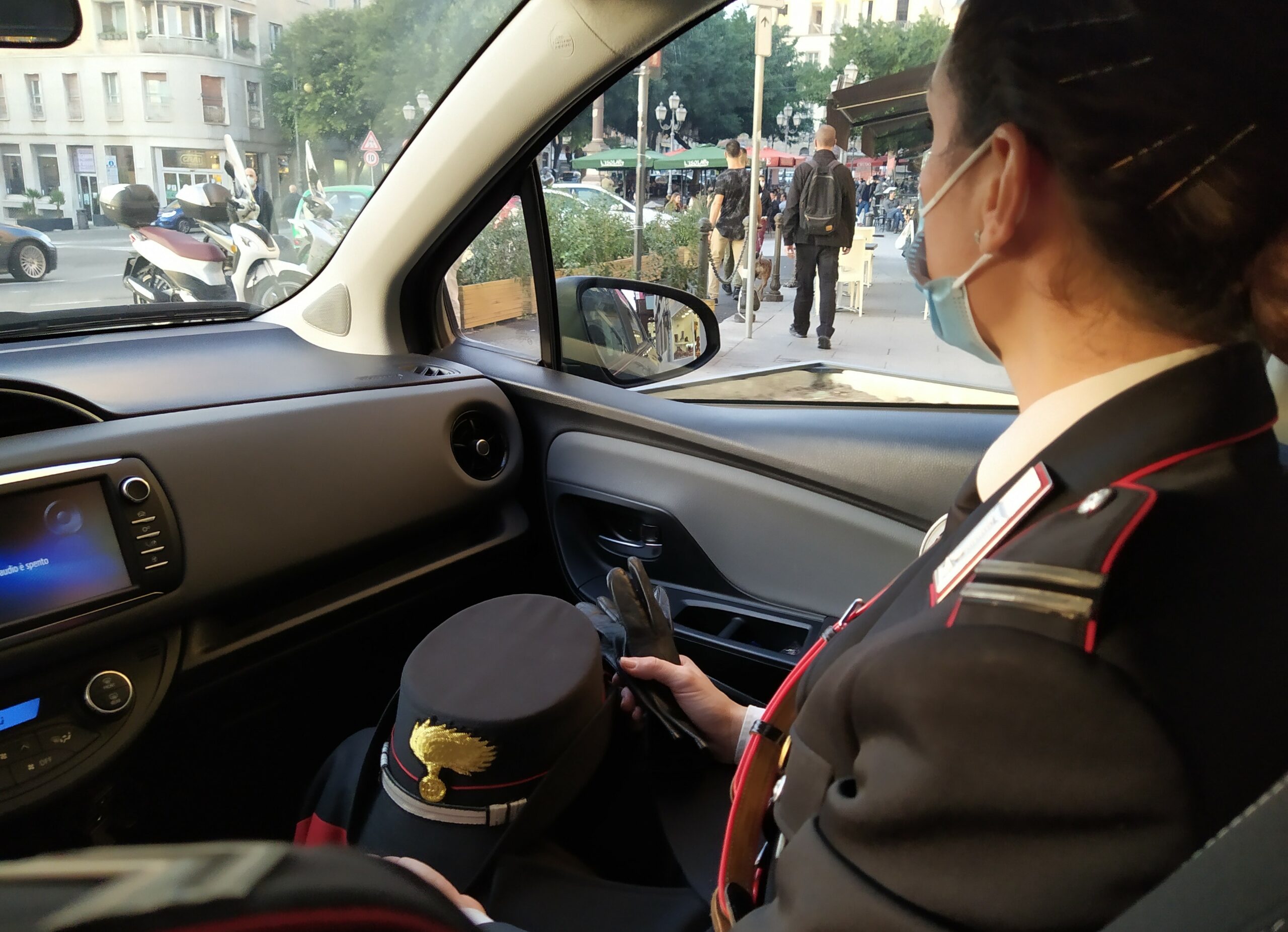 Compra una moneta d’oro da collezione, ma arrivano 50 centesimi: artigiano truffato a Selargius