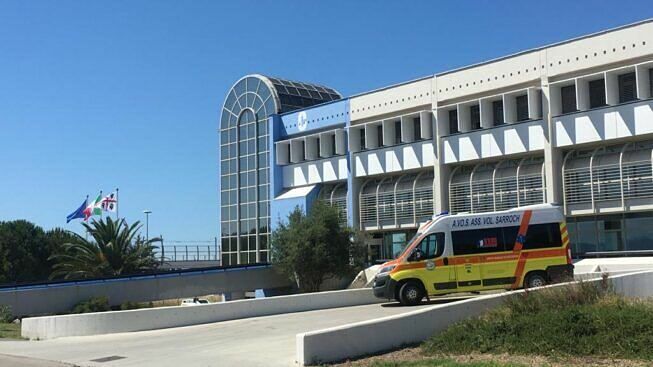 Cagliari, la denuncia: “Mio papà 74enne cardiopatico rifiutato al Brotzu e al Policlinico”