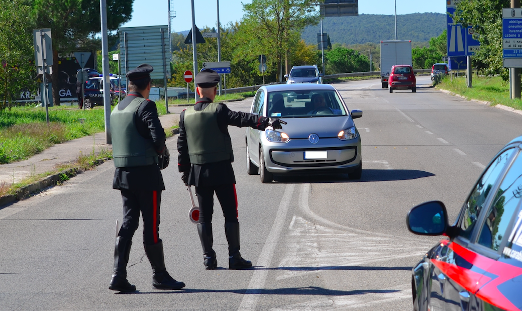 Sorpreso in giro senza patente e con l’auto sotto sequestro: una denuncia a Selargius