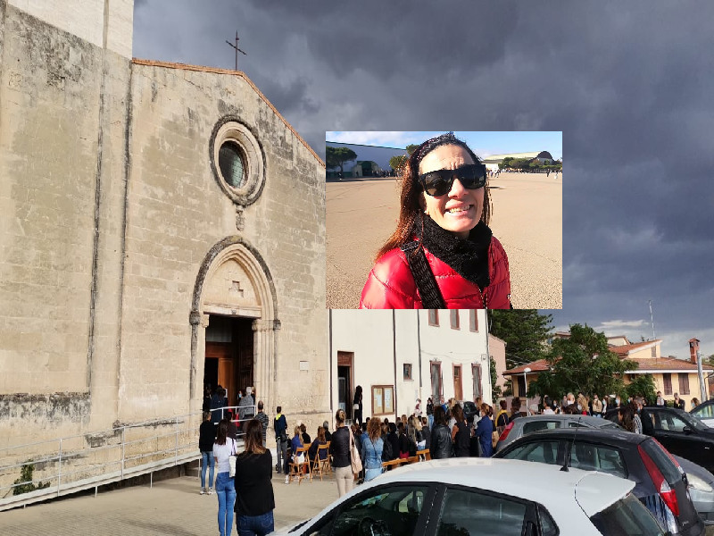 Tanti fiori, la lettera della nipotina letta dal parroco e le lacrime: Samassi dice addio a Emanuela Ibba