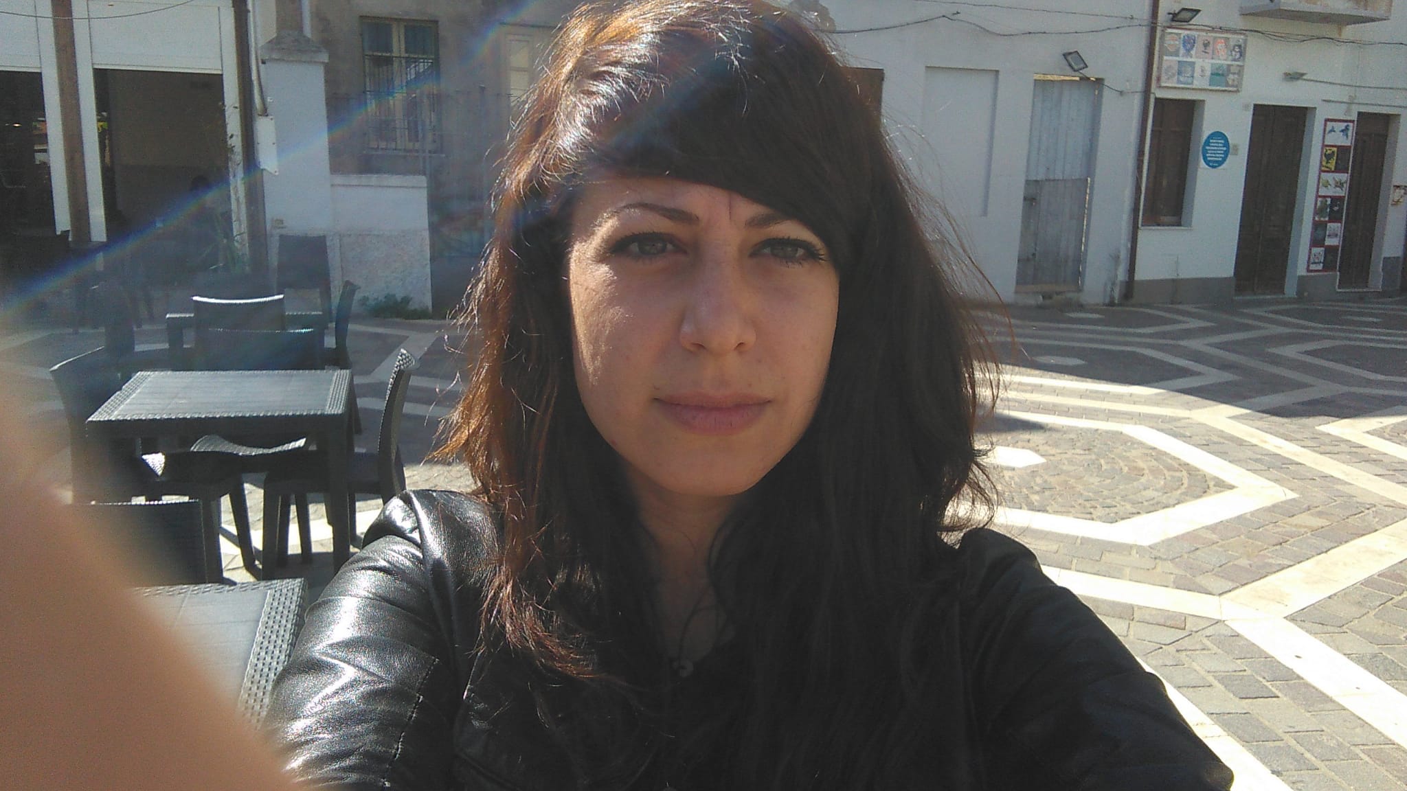 Il pranzo al mare a Maracalagonis finisce male: “Auto svaligiata, i ladri hanno approfittato di una portiera chiusa male”