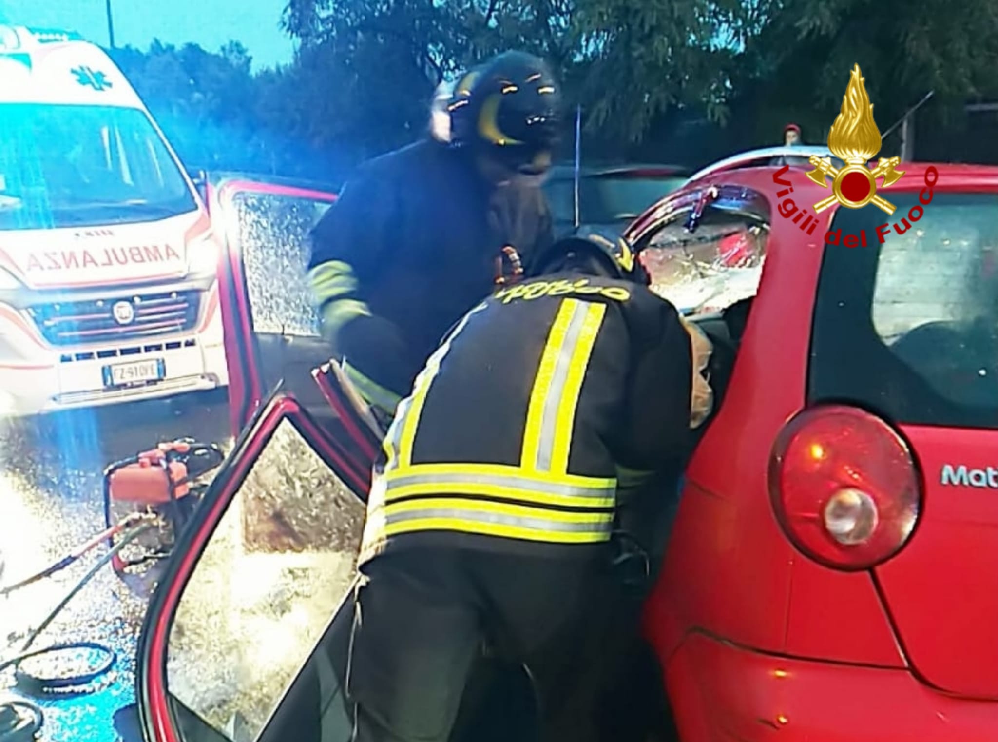 Schianto con 3 feriti gravissimi sul litorale di Quartu, all’origine del pauroso incidente un’invasione di corsia