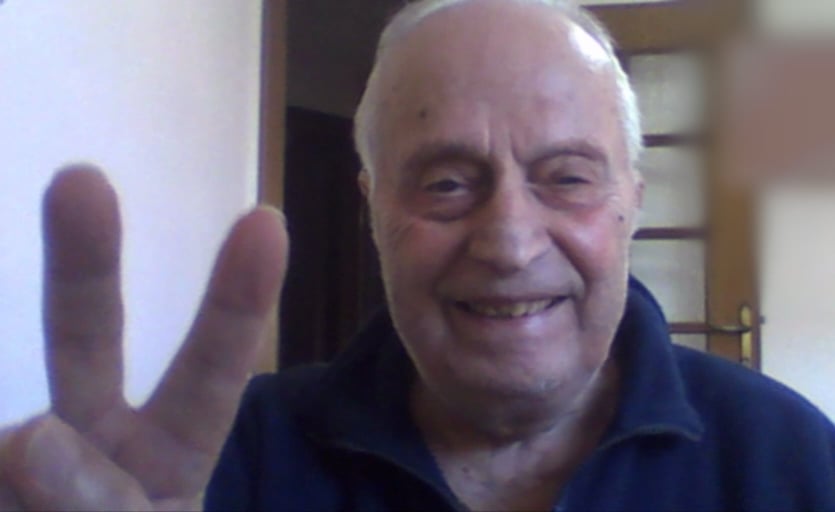 Assemini, le lacrime di gioia del pensionato: “Dopo 4 mesi ho riavuto la pensione, era ‘nascosta’ in banca”