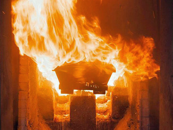 Cagliari, con la crisi del Covid boom delle cremazioni: “Costano molto meno delle tumulazioni e sono più igieniche”