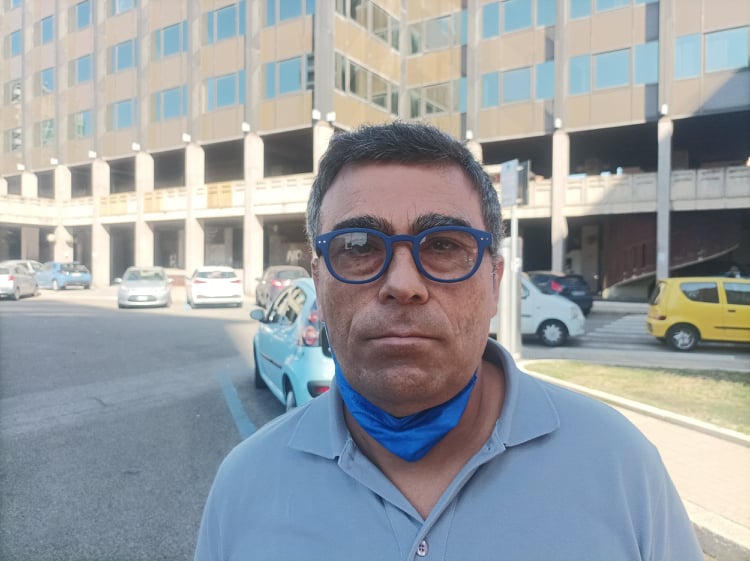 Cagliari, il dramma: “Niente voli per portare mio figlio a Roma per visite urgenti, l’alternativa è la Svizzera”