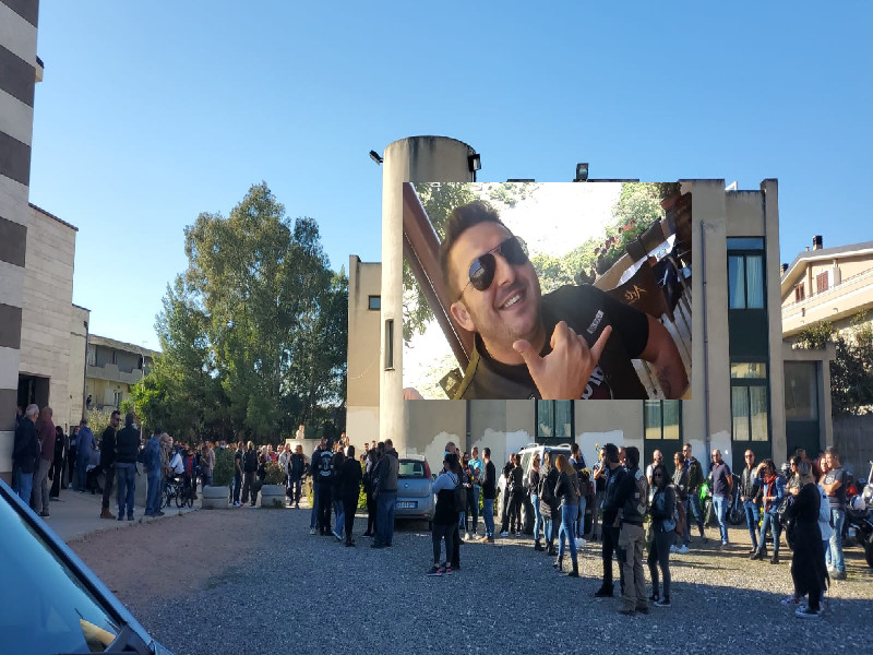 Il rombo delle moto e le lacrime, Sestu dice addio ad Andrea Puddu: “Ciao, pizzaiolo dal cuore d’oro”