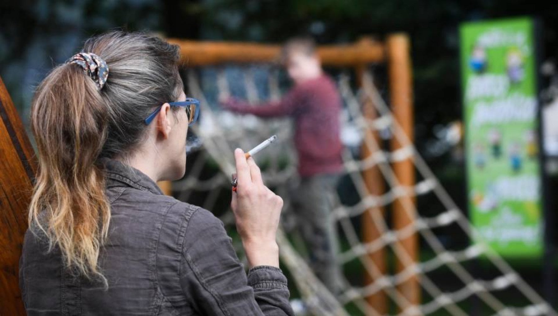 Assemini, tempi duri per gli amanti delle sigarette: vietato fumare in tutte le aree giochi all’aperto