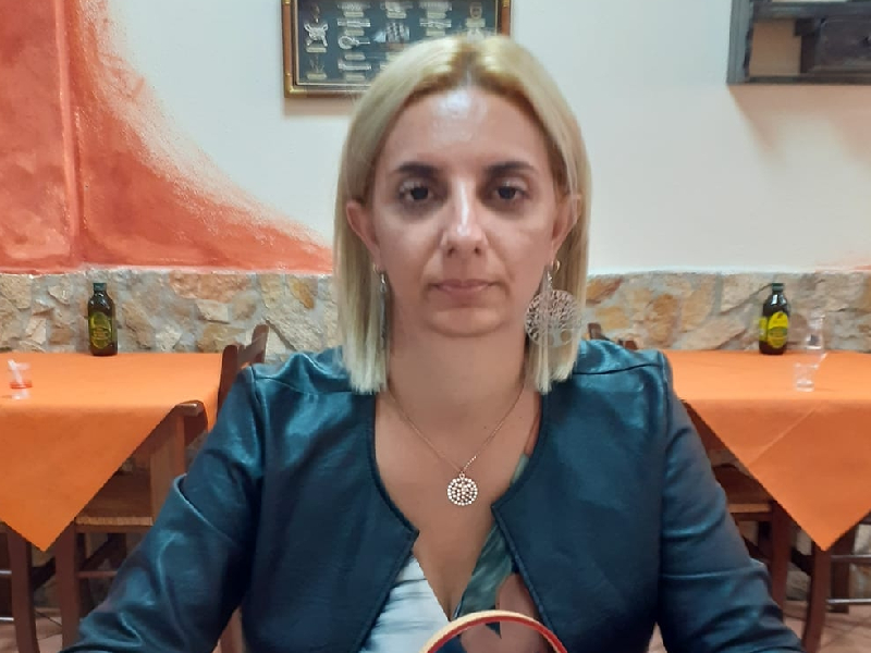 Le lacrime di Marinella Atzori: “Mio marito ha distrutto due famiglie, Alessio Madeddu mi dava attenzioni che non ricevevo da anni”