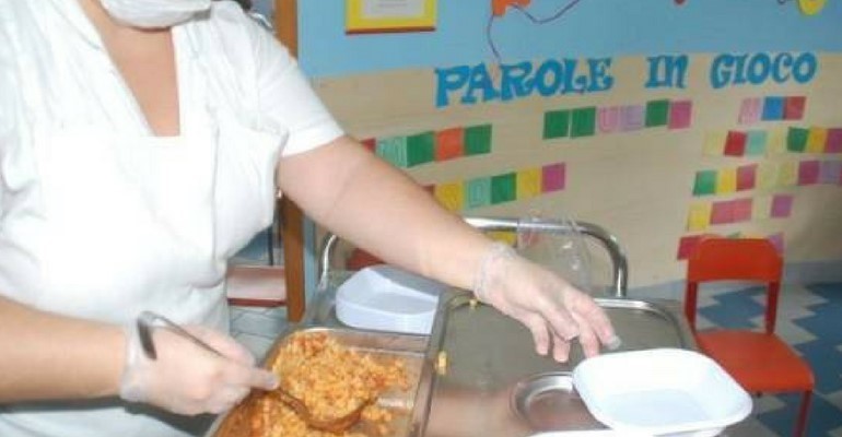 Mense nelle scuole e negli ospedali a Cagliari, via alle ispezioni dei Nas