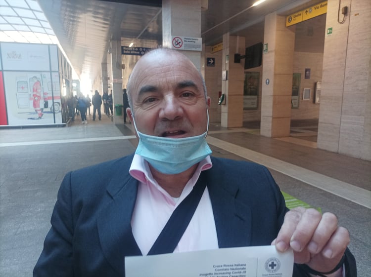 Cagliari, il funzionario regionale: “Niente vaccino e tampone gratis sino a dicembre: non voglio pagare per lavorare” (VIDEO)