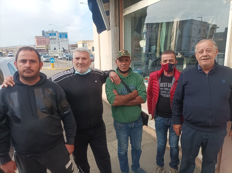 Cagliari, i ricciai pronti alla guerra: “Ci state togliendo il lavoro, non vogliamo il reddito di cittadinanza”