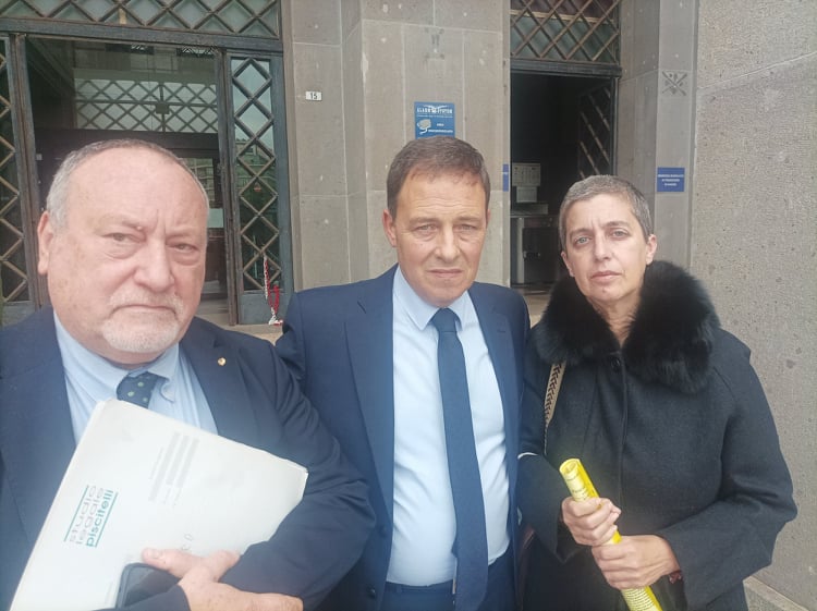 I genitori del ragazzo morto: “Un anno e 4 mesi con la condizionale per il nostro Davide Toro ucciso a Quartu: è ridicolo”