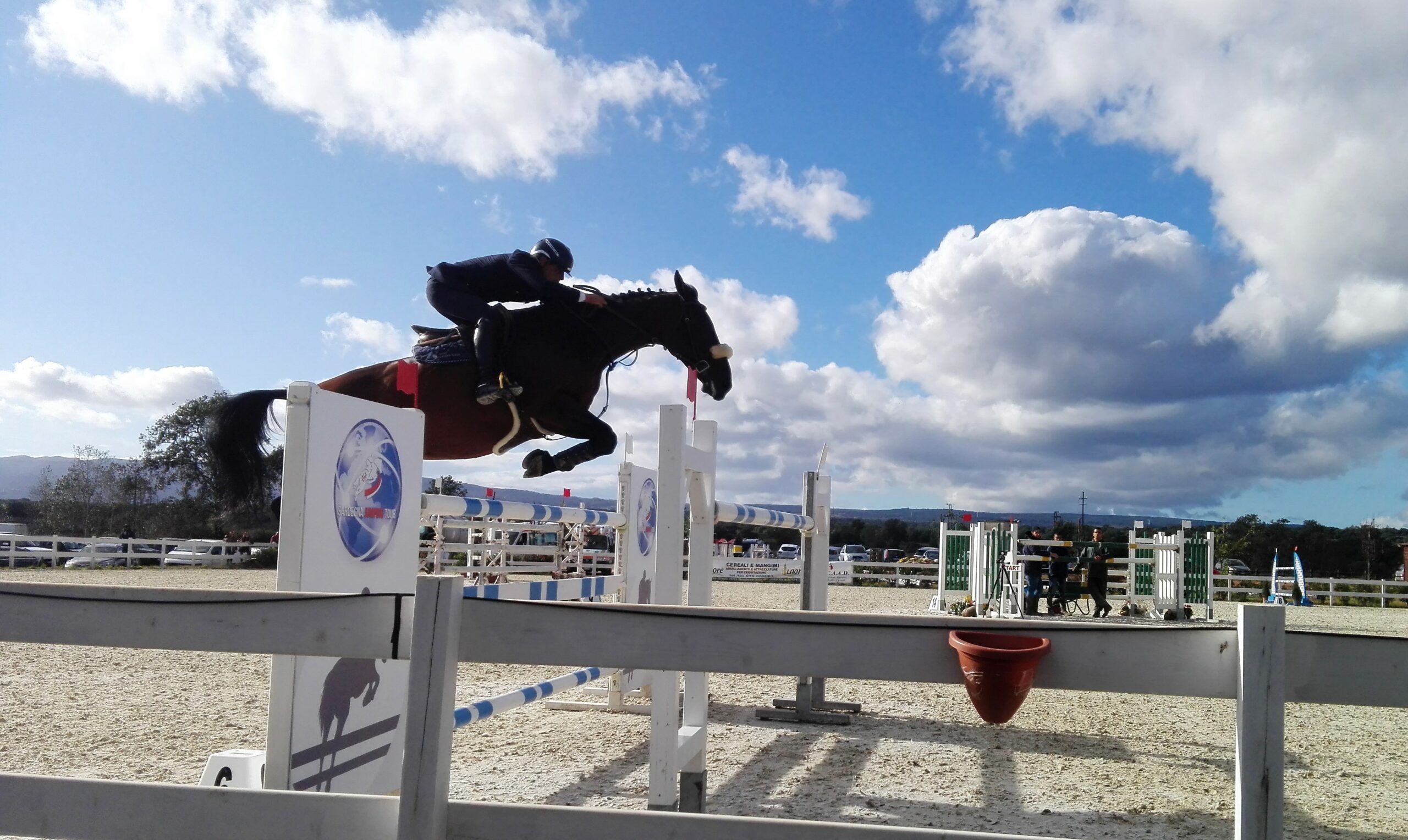 Salto ostacoli: 290 cavalli iscritti al Sardegna Jumping Tour 2021
