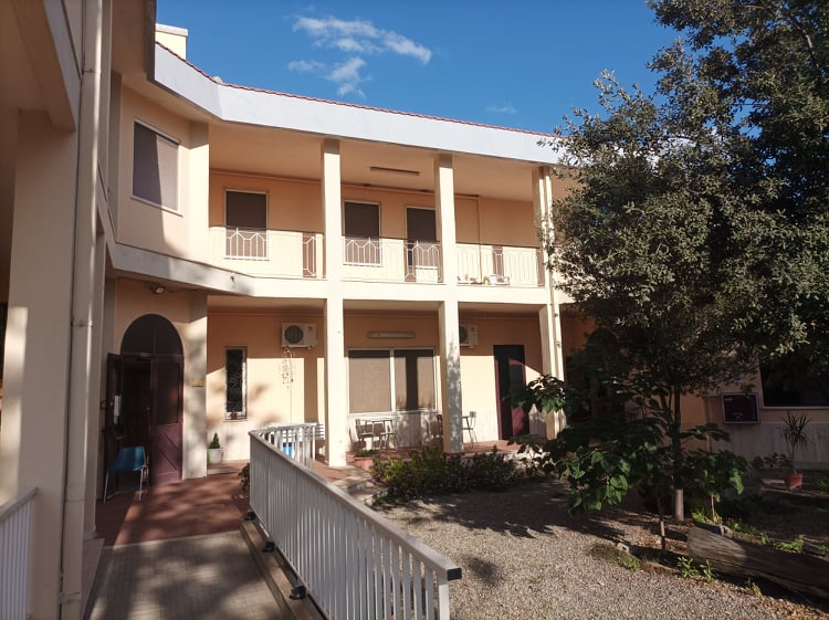 A Quartu 160 papà separati, tetto sicuro per quelli più bisognosi: “Vivranno in mini appartamenti dalle suore a Villa Tecla”