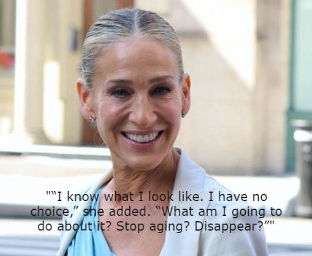 La lezione di Sarah Jessica Parker, insultata e offesa per le rughe e i capelli bianchi. Lei: “Dovrei scomparire?”