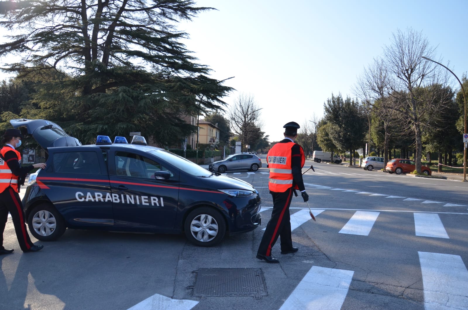 Cagliari, rifiuta di indossare la mascherina sul bus e interrompe la corsa: 18enne denunciato