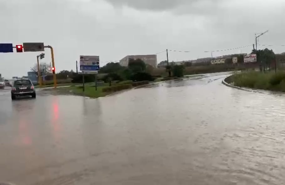Maltempo sul Cagliaritano, chiusa in entrambe le direzioni la Ss 554 a Selargius -VIDEO
