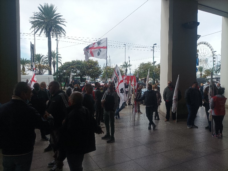 Sotto l’albero di Natale i 3,9 milioni di ristori per giostrai e ambulanti sardi: “Avrete i soldi entro dicembre”