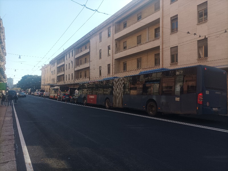Cagliari, traffico infernale da viale Trieste a via Roma: i lavori paralizzano il centro