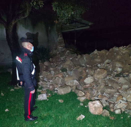 Maltempo, crolla un muro perimetrale a Settimo San Pietro