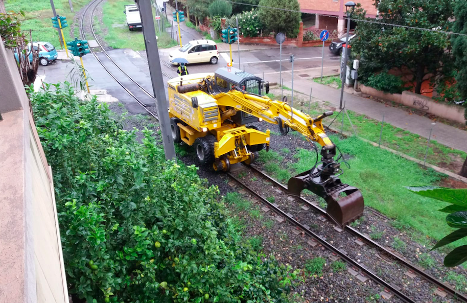 Cagliari, sassi e detriti sui binari trascinati dall’alluvione: metropolitana ko da piazza Repubblica a Vesalio