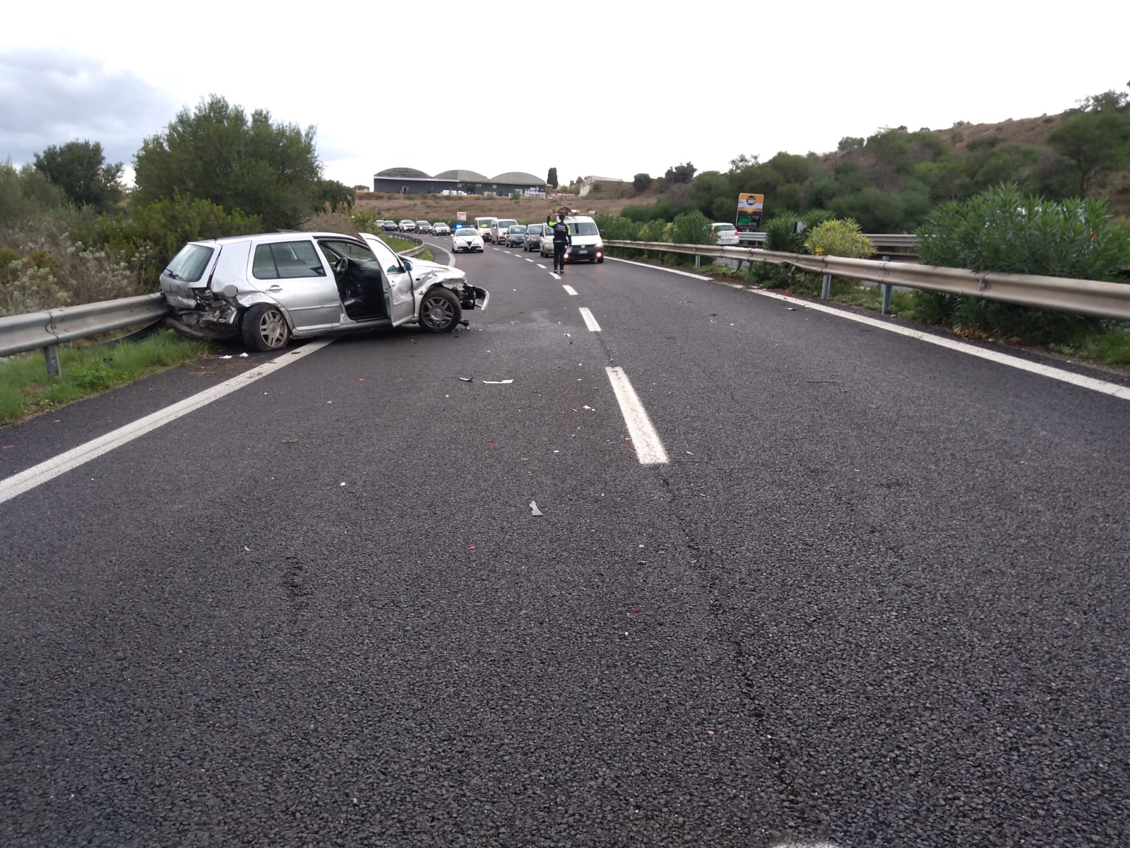 Cagliari, pauroso schianto sulla 195 Racc: ventiduenne di Assemini ferito finisce all’ospedale