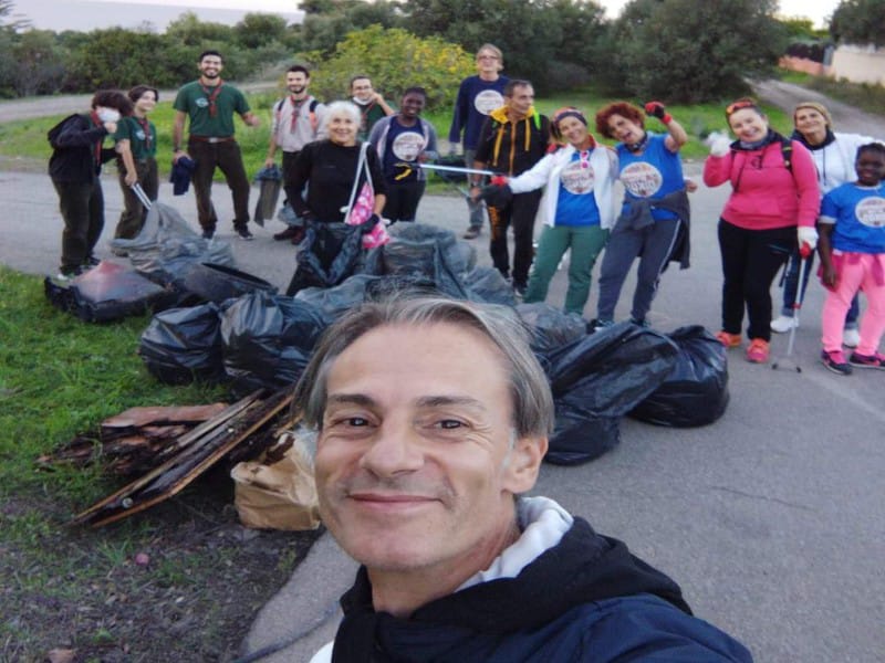 Quartu, il bottino “mostruoso” di volontari e scout: “20 bustoni pieni di rifiuti raccolti in duemila metri quadri”