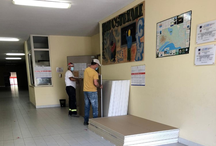 Dalle strade alle scuole, 149mila euro per i lavori urgenti di Quartu: “Li svolgerà una ditta esterna”