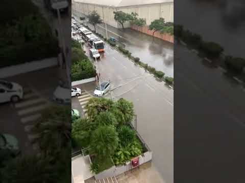 Cagliari, la strana allerta gialla: viale Poetto finisce completamente allagata, abitanti disperati (VIDEO)