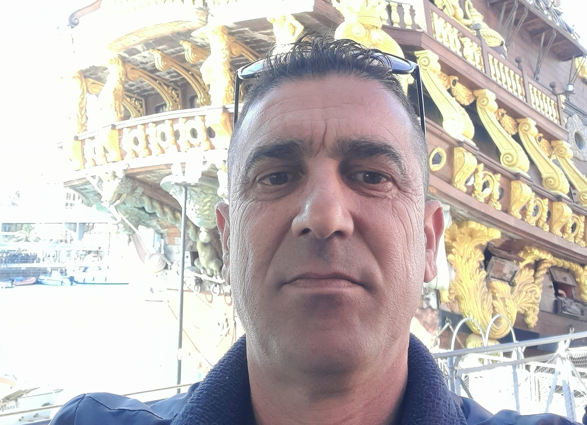 “Carlo partito da Capoterra a Genova per lavorare e portare il pane a casa, vogliamo sapere perchè è morto”