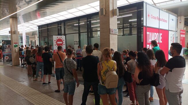 Il Comune non ha più soldi, il centro tamponi gratuiti di Cagliari non riaprirà a gennaio