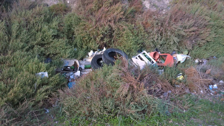 A Quartu gli incivili sporcano e il Comune paga per tutti: “310mila euro per bonifiche insufficienti, cifra abnorme”