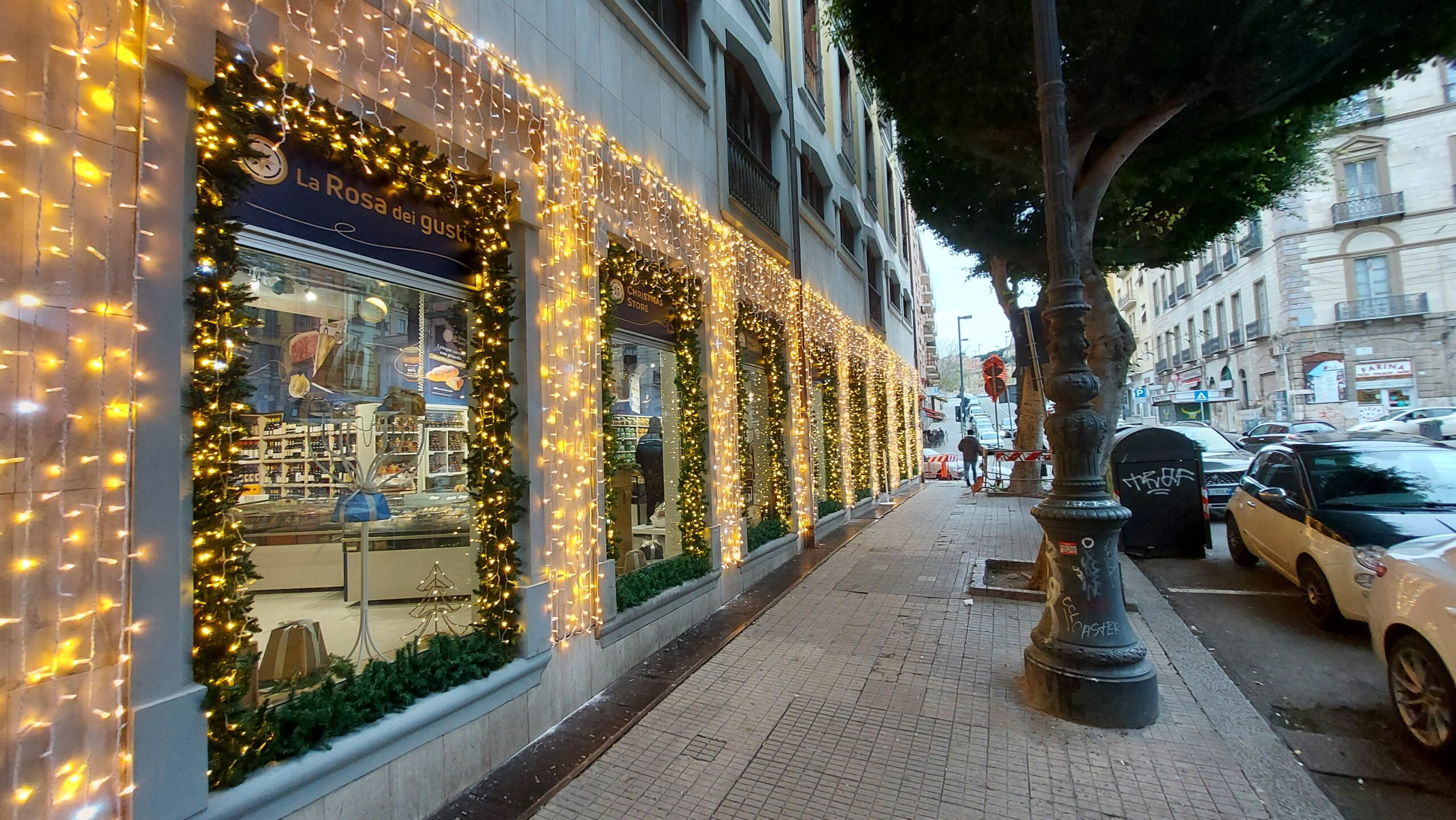 La Rosa dei gusti apre un temporary store a Cagliari, in Piazza Yenne 6