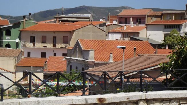 A Fluminimaggiore screening di massa, tamponi per tutti: “Solo così possiamo allentare la zona rossa”