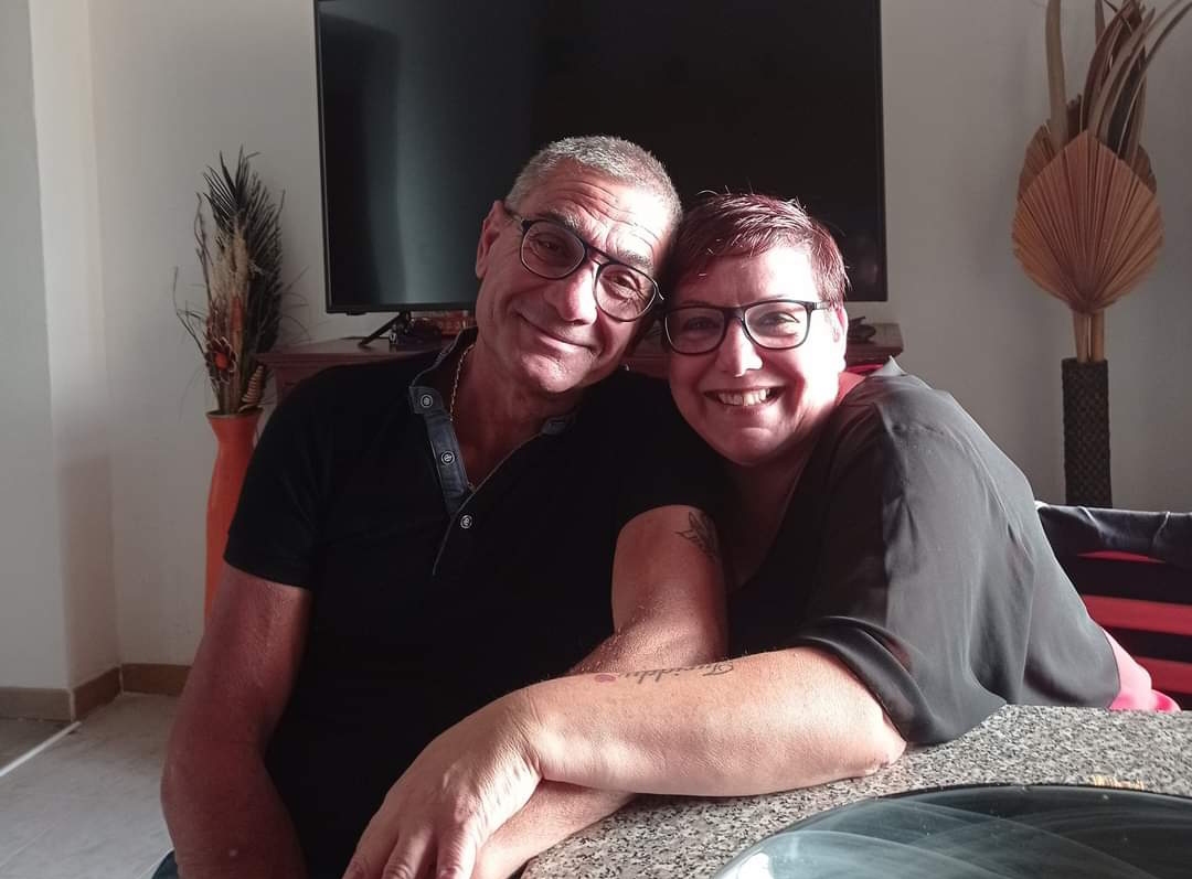 “Il mio compagno siciliano lasciato senza terza dose in Sardegna, può riceverla solo in Sicilia: aiutateci”