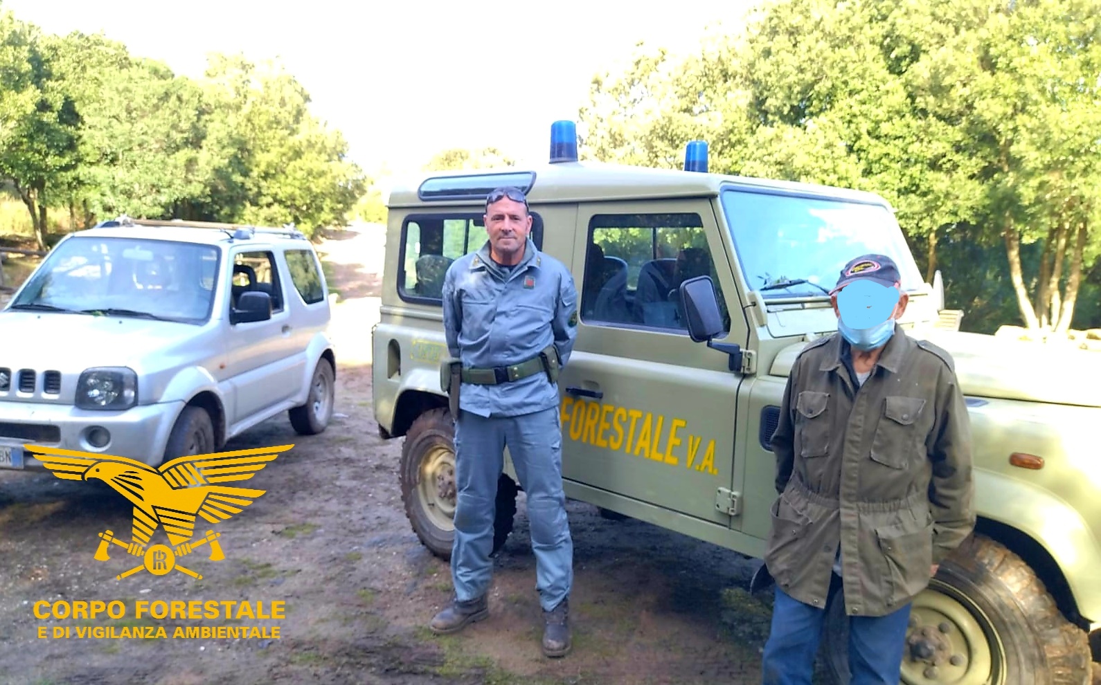 Sardegna, 91enne intrappolato col fuoristrada mentre cerca funghi: soccorso dai Forestali