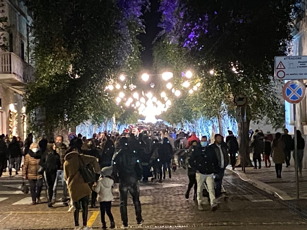 Inaugurato il Villaggio di Natale a Sant’Antioco: ecco “Isola di Ghiaccio”