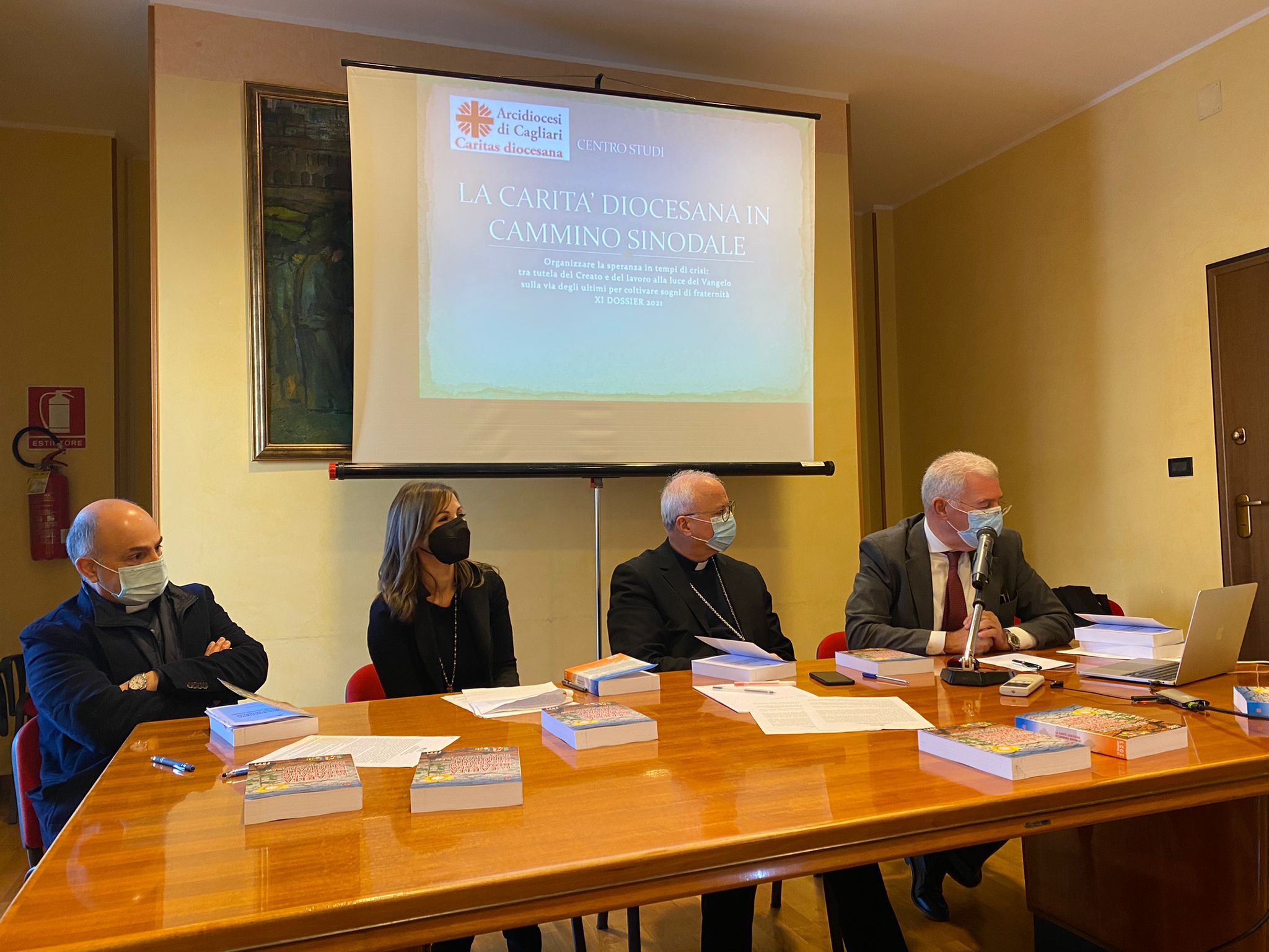 In Sardegna boom di nuovi poveri, in fila alla Caritas per olio e zucchero: “Colpa anche del Covid”