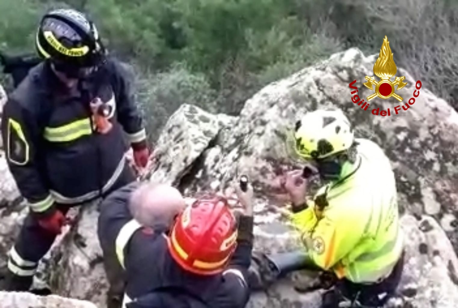 Anziano cardiopatico va a cercare funghi e si perde nei boschi di San Gregorio, paura a Sinnai