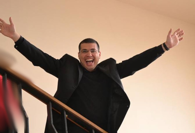 La Sardegna sconvolta piange don Albertino, il prete del sorriso amico dei giovani: “Dio mio, perché?”