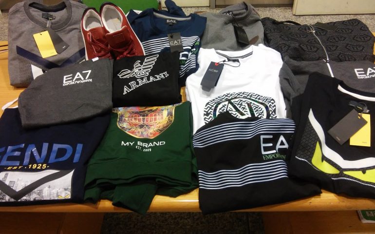 Cagliari, mettono a rischio la salute e danneggiano i commercianti onesti: via alla guerra alle merci contraffatte