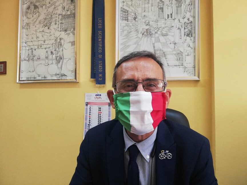 Cagliari, il preside del Michelangelo: “Scuola sicura, intanto per strada tantissimi non indossano le mascherine”