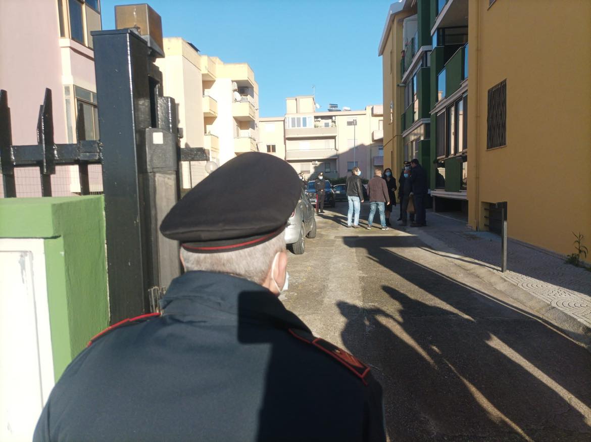 Uccisa a coltellate sul letto, drammatico femminicidio a Quartu: la vittima è Mihaela Kleics