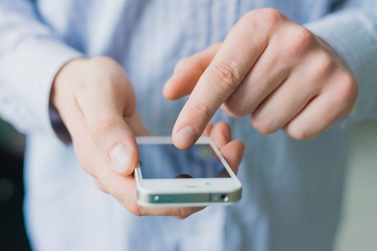 Cagliari, prenotazioni per i tamponi molecolari della Asl: l’appuntamento arriva con un sms