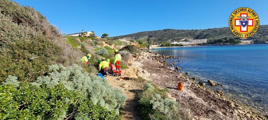 Cagliari, escursionista cade e si ferisce a Calamosca: salvato dall’elisoccorso