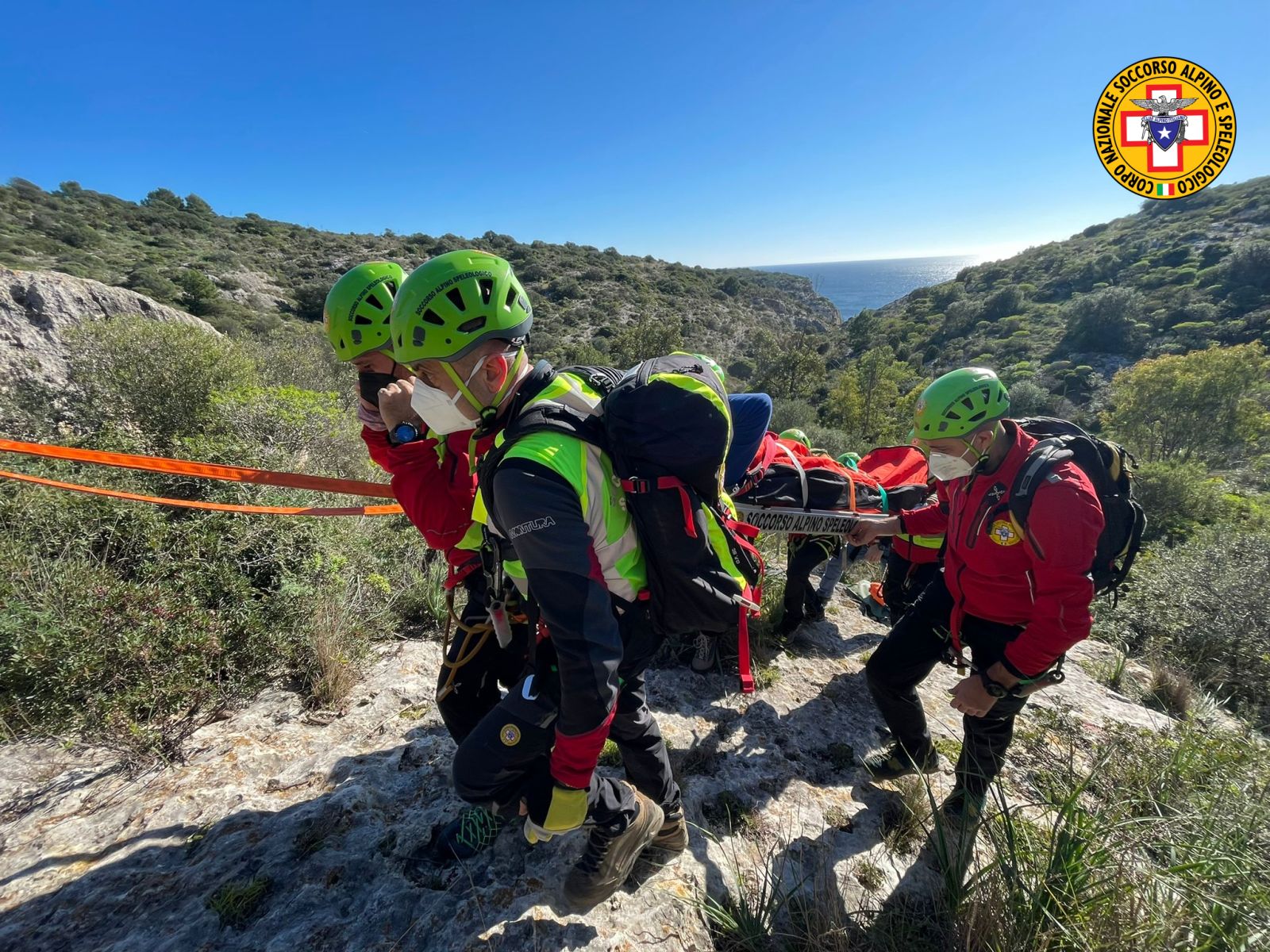 Cagliari, giù dalla corda sulla Sella del Diavolo: speleologo infortunato salvato dal Soccorso Alpino